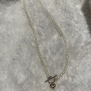 Pearl Necklace w/ Heart Closure